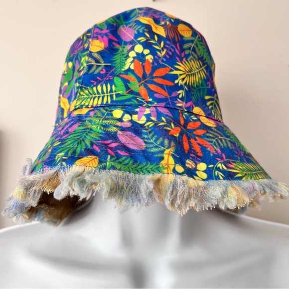 NWT Little Brownie Fkoral Print Bucket Hat One Size - Picture 5 of 9